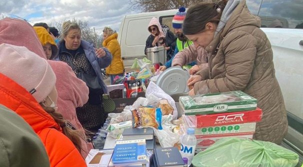 helping refugees in Moldova